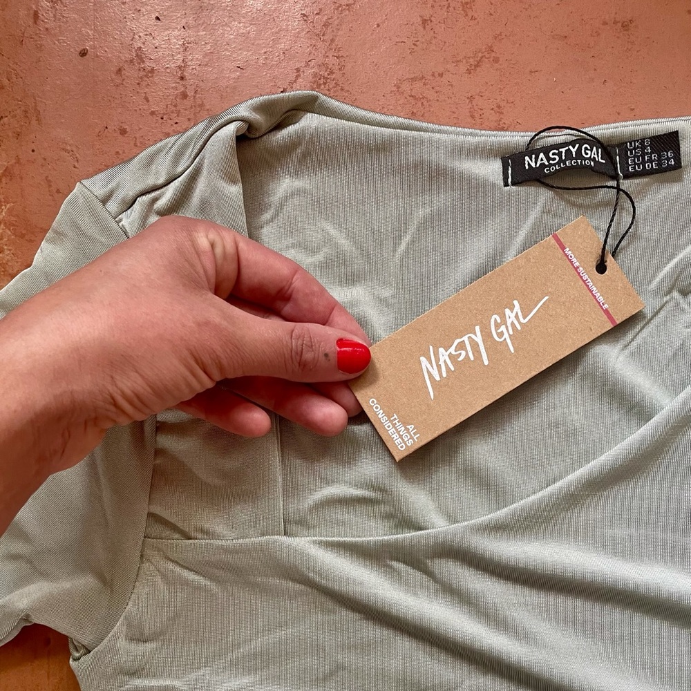 Nasty Gal 90s/y2k, A symmetrical neck crop top ✨
